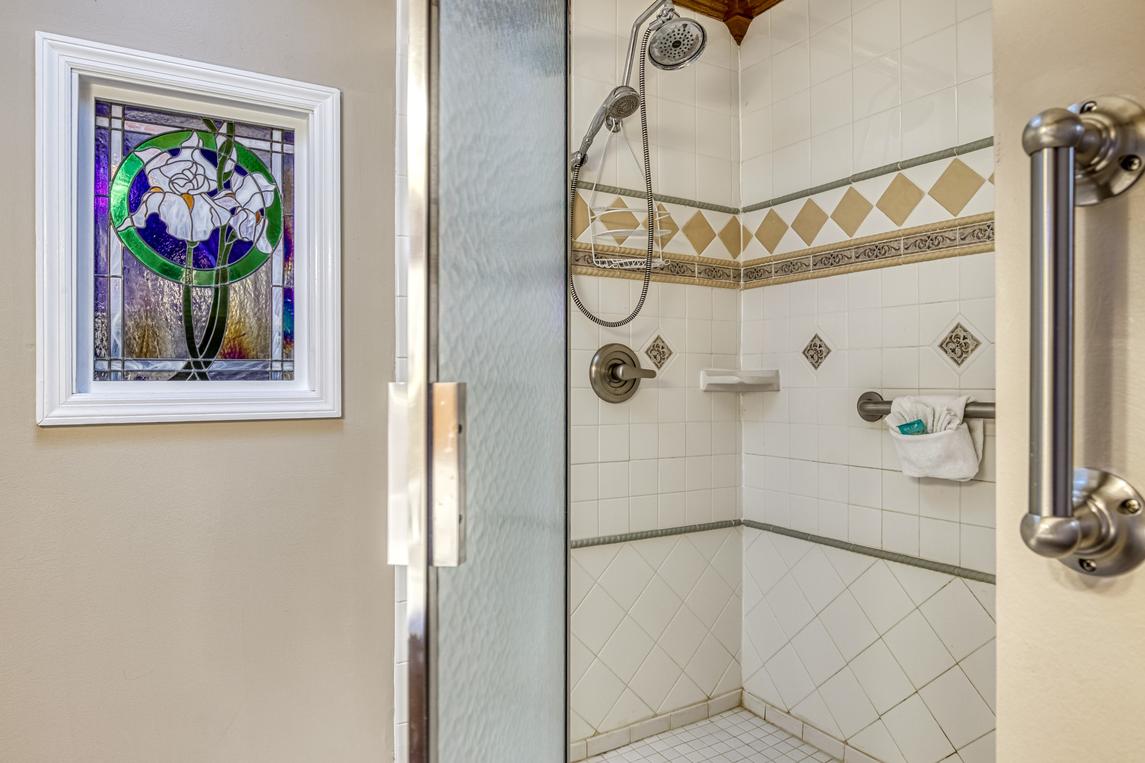 Mountain Vista - New Listing