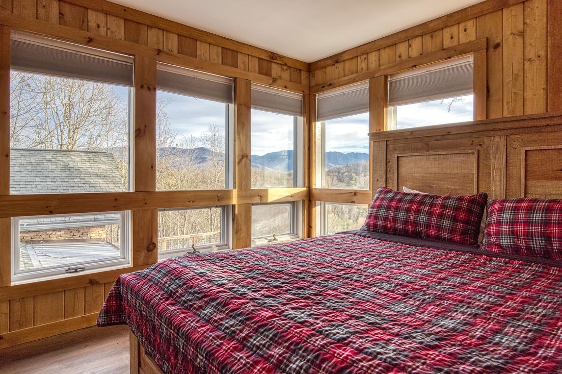 Mountain Vista - New Listing