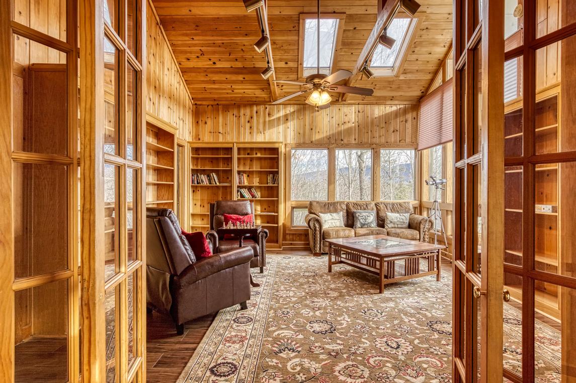 Mountain Vista - New Listing