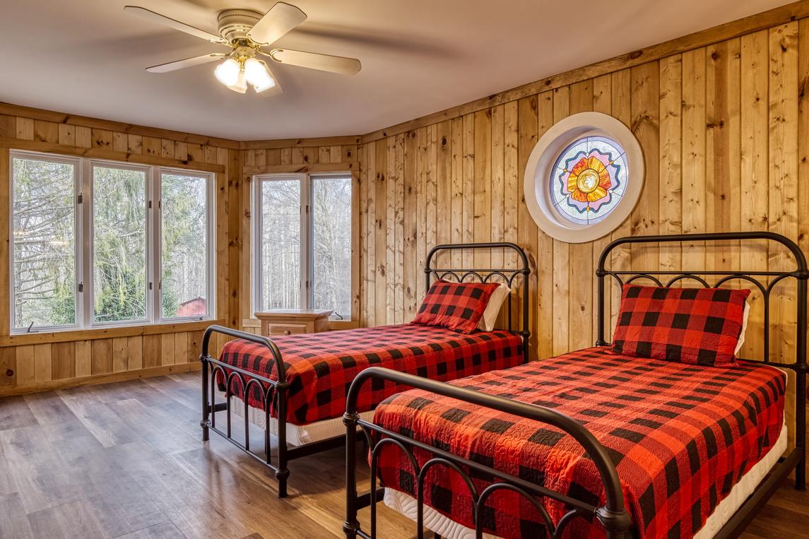 Mountain Vista - New Listing