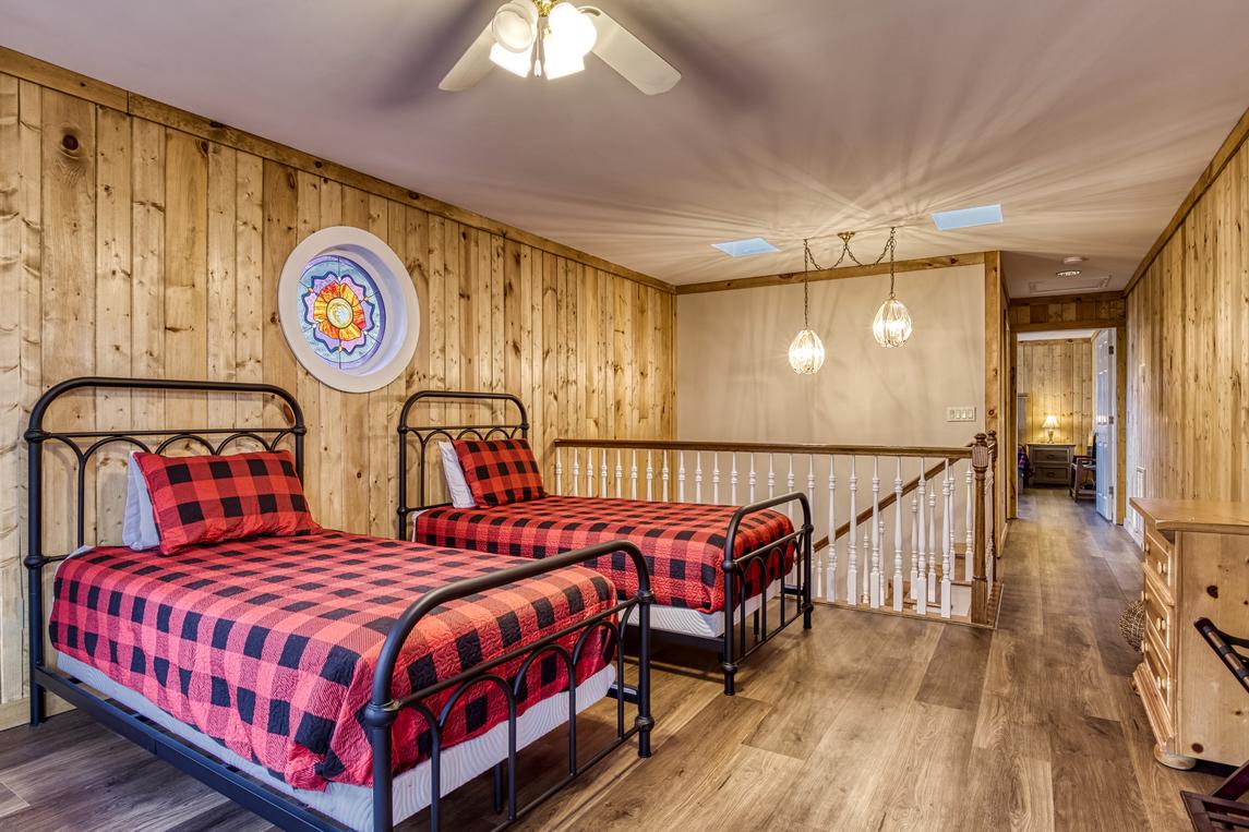 Mountain Vista - New Listing