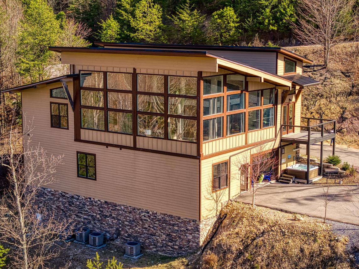 Summit Trails Retreat - New listing