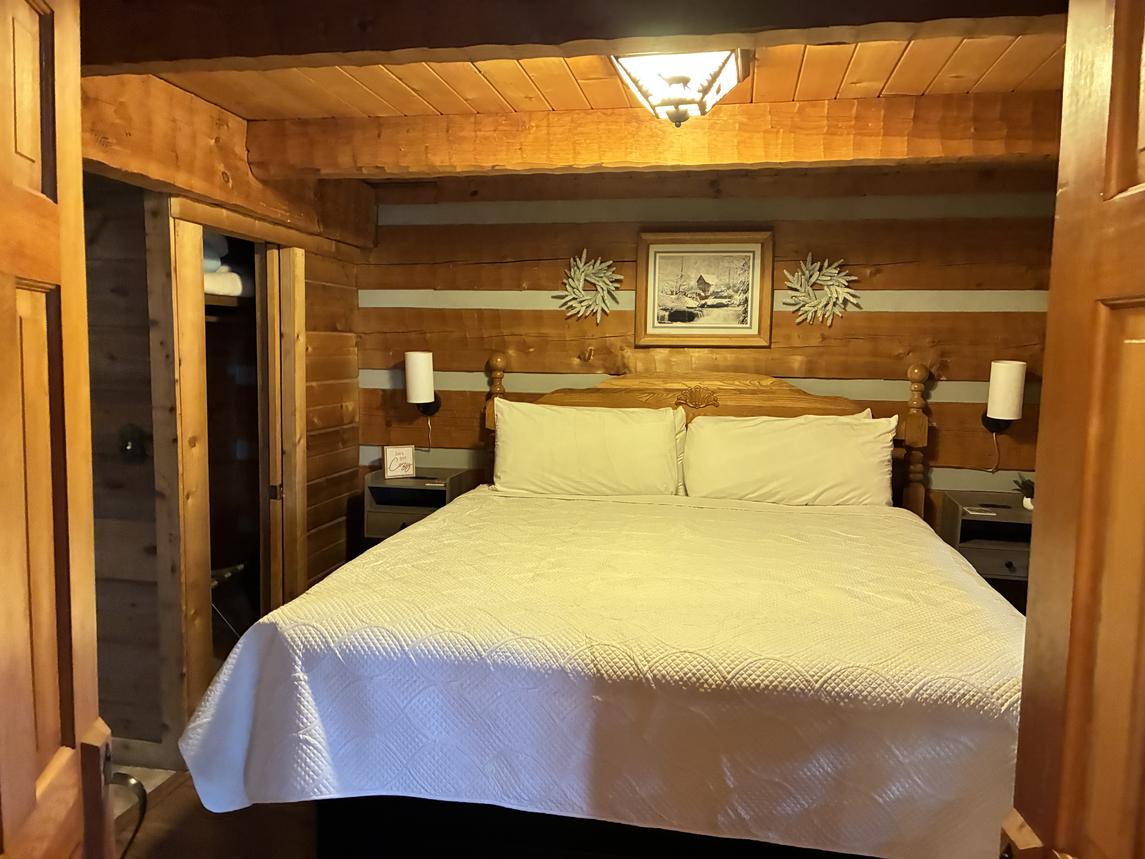 Cozy Cabin At Wild Turkey - New Listing