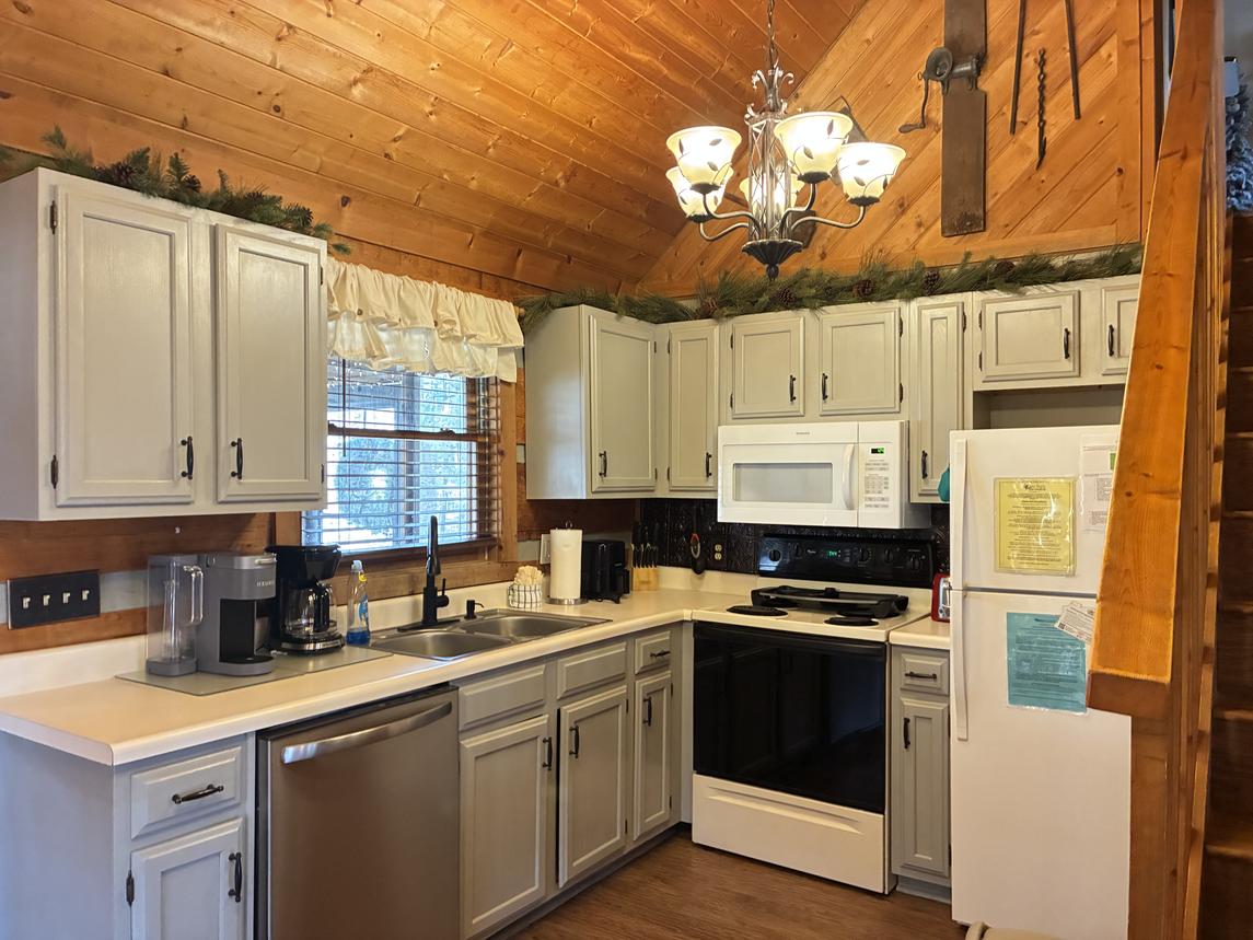 Cozy Cabin At Wild Turkey - New Listing
