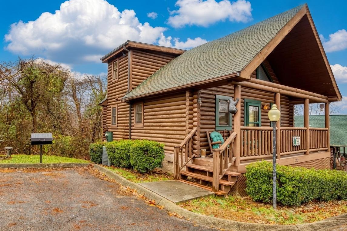 Majestic Bear Retreat - New Listing