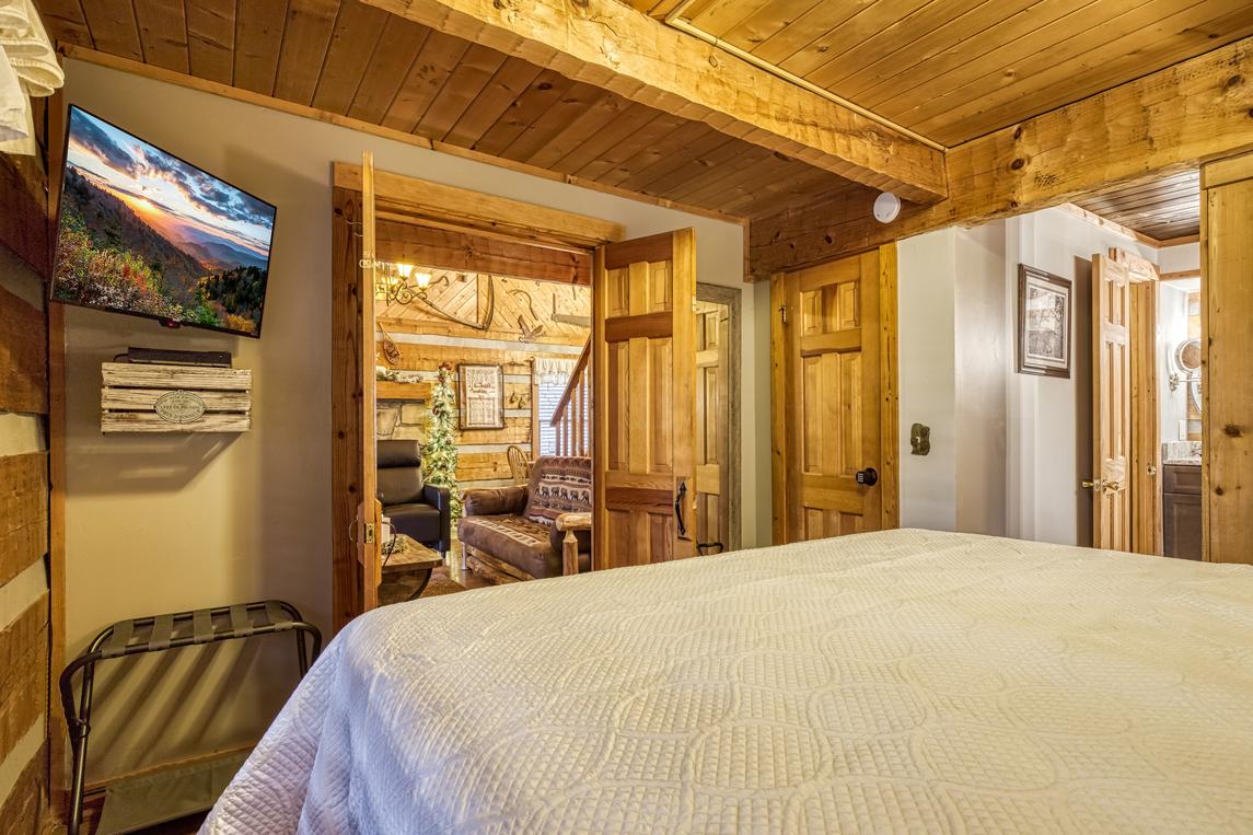 Cozy Cabin At Wild Turkey - New Listing