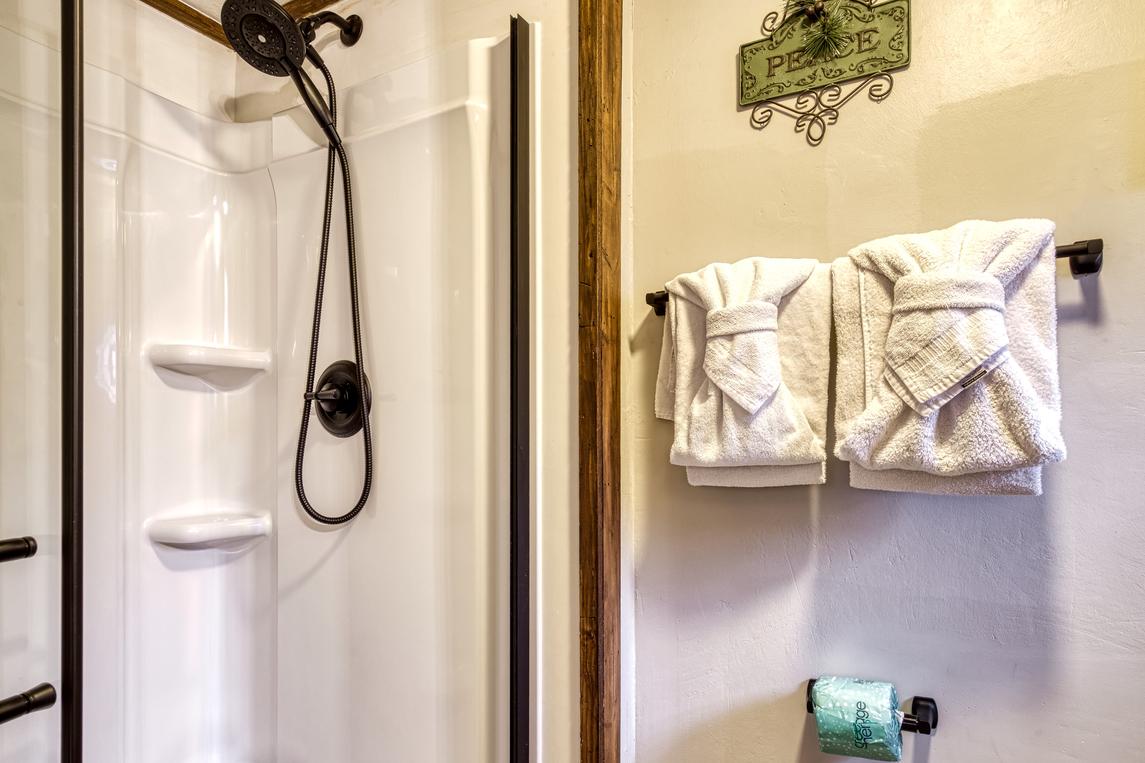 Cozy Cabin At Wild Turkey - New Listing