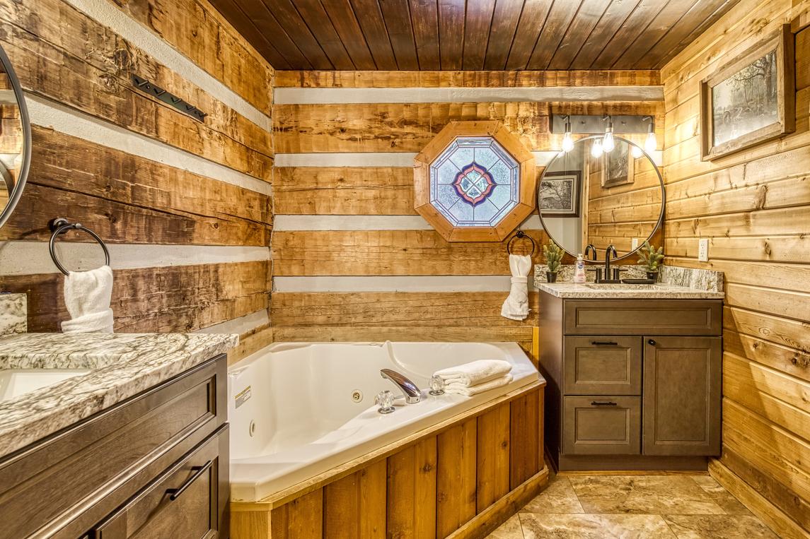 Cozy Cabin At Wild Turkey - New Listing