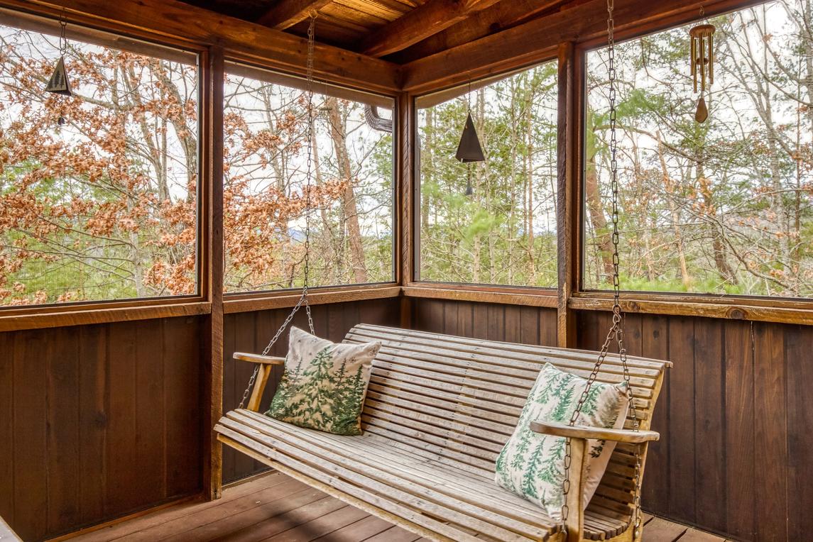 Cozy Cabin At Wild Turkey - New Listing