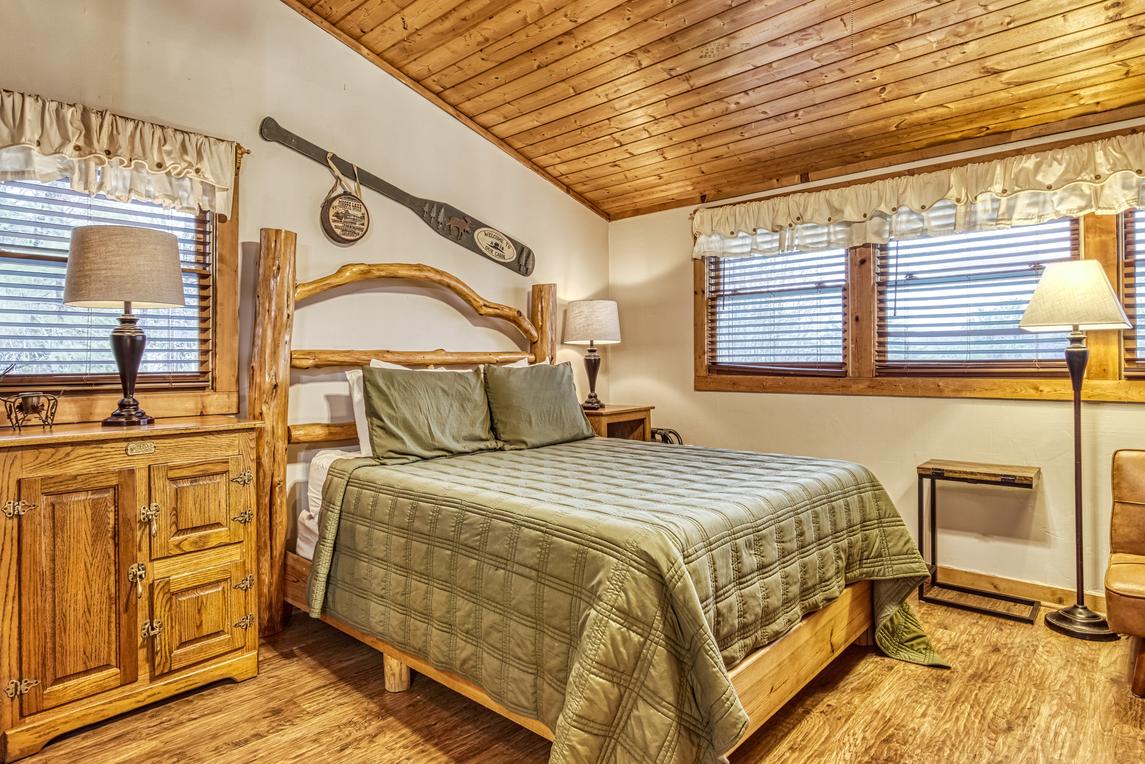 Cozy Cabin At Wild Turkey - New Listing