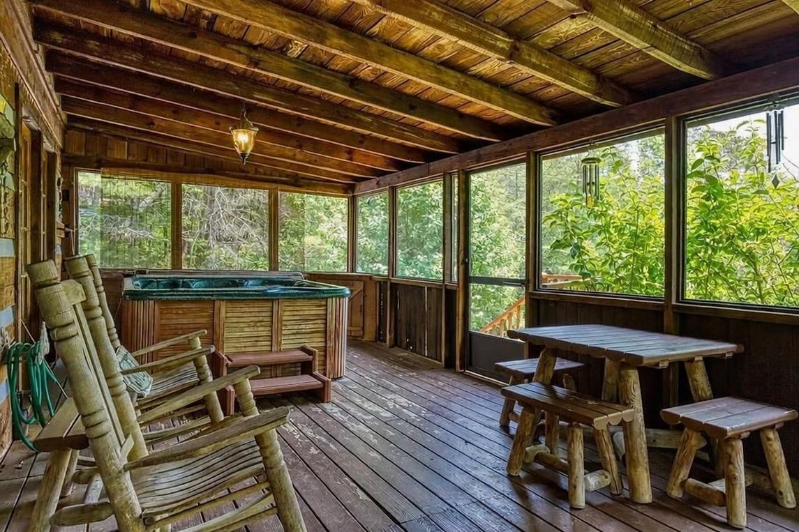 Cozy Cabin At Wild Turkey - New Listing