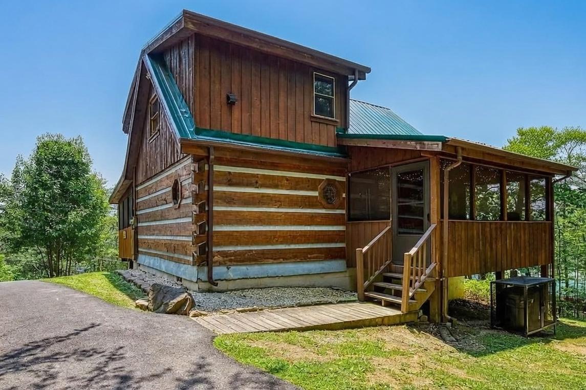 Cozy Cabin At Wild Turkey - New Listing