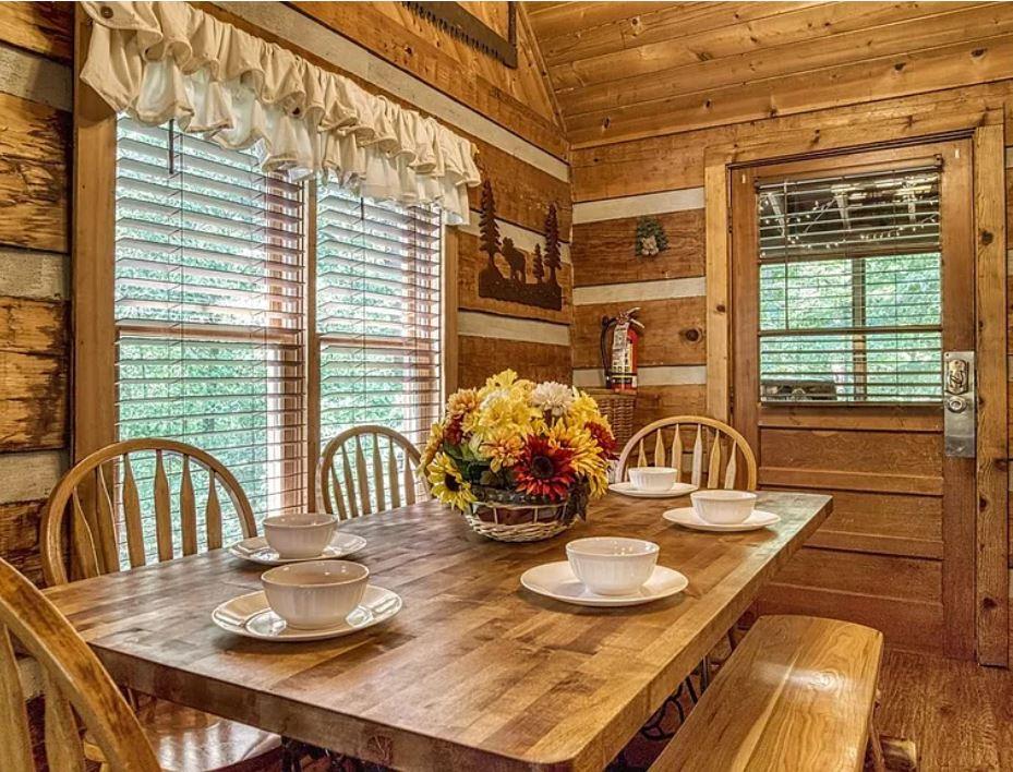 Cozy Cabin At Wild Turkey - New Listing