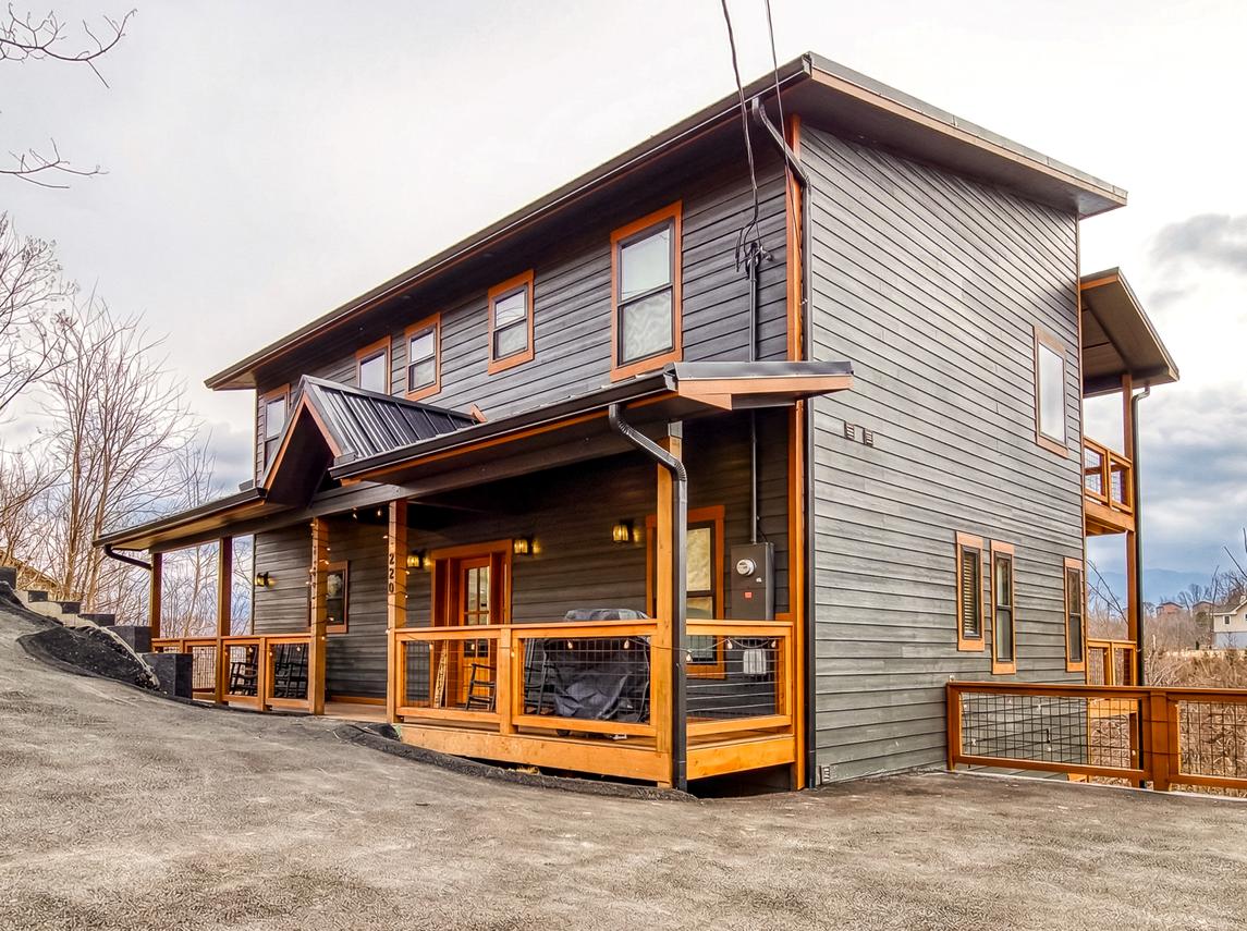 Longview Lodge - New Listing