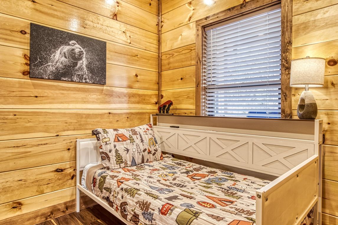 Longview Lodge - New Listing