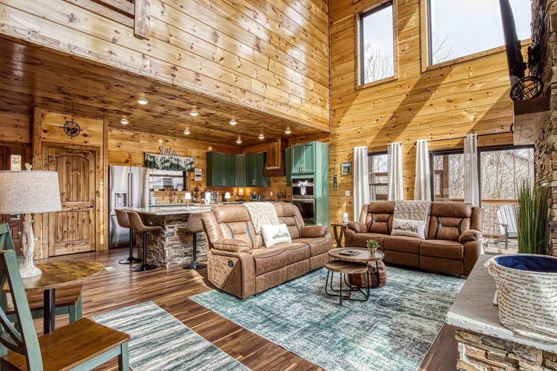 Longview Lodge - New Listing