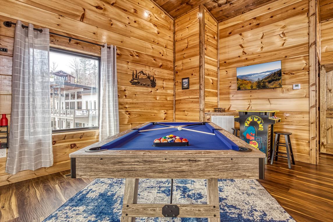 Longview Lodge - New Listing