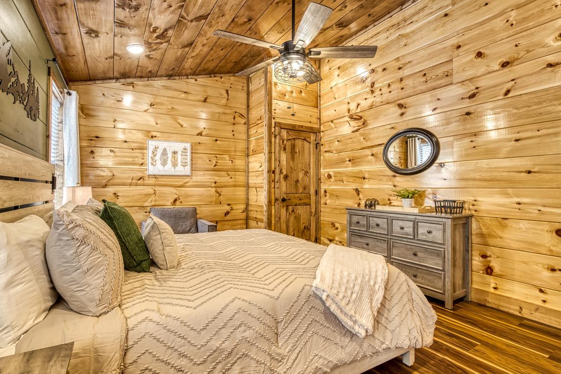 Longview Lodge - New Listing