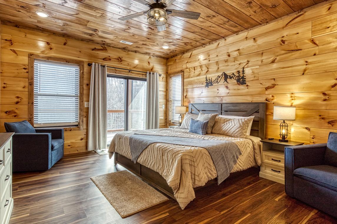 Longview Lodge - New Listing