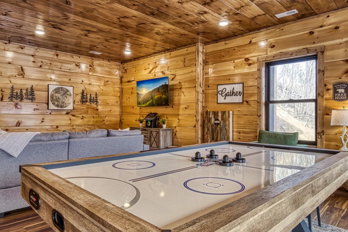 Longview Lodge - New Listing