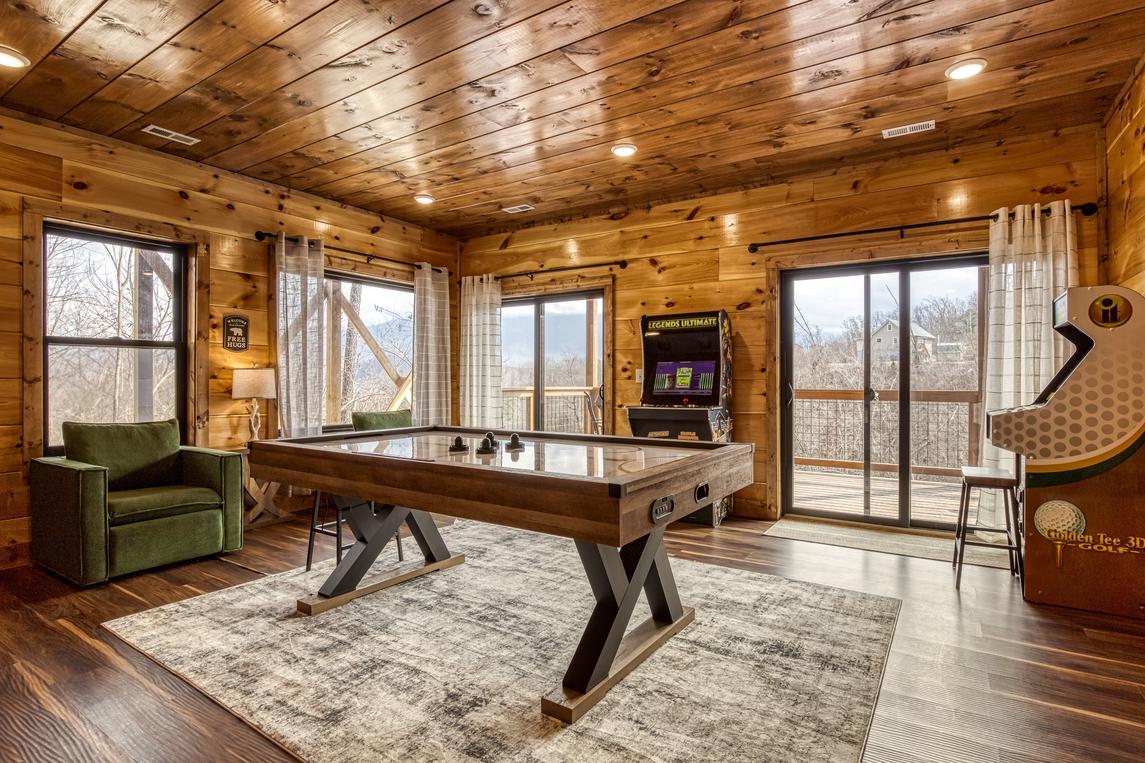 Longview Lodge - New Listing