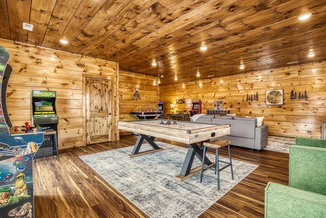 Longview Lodge - New Listing