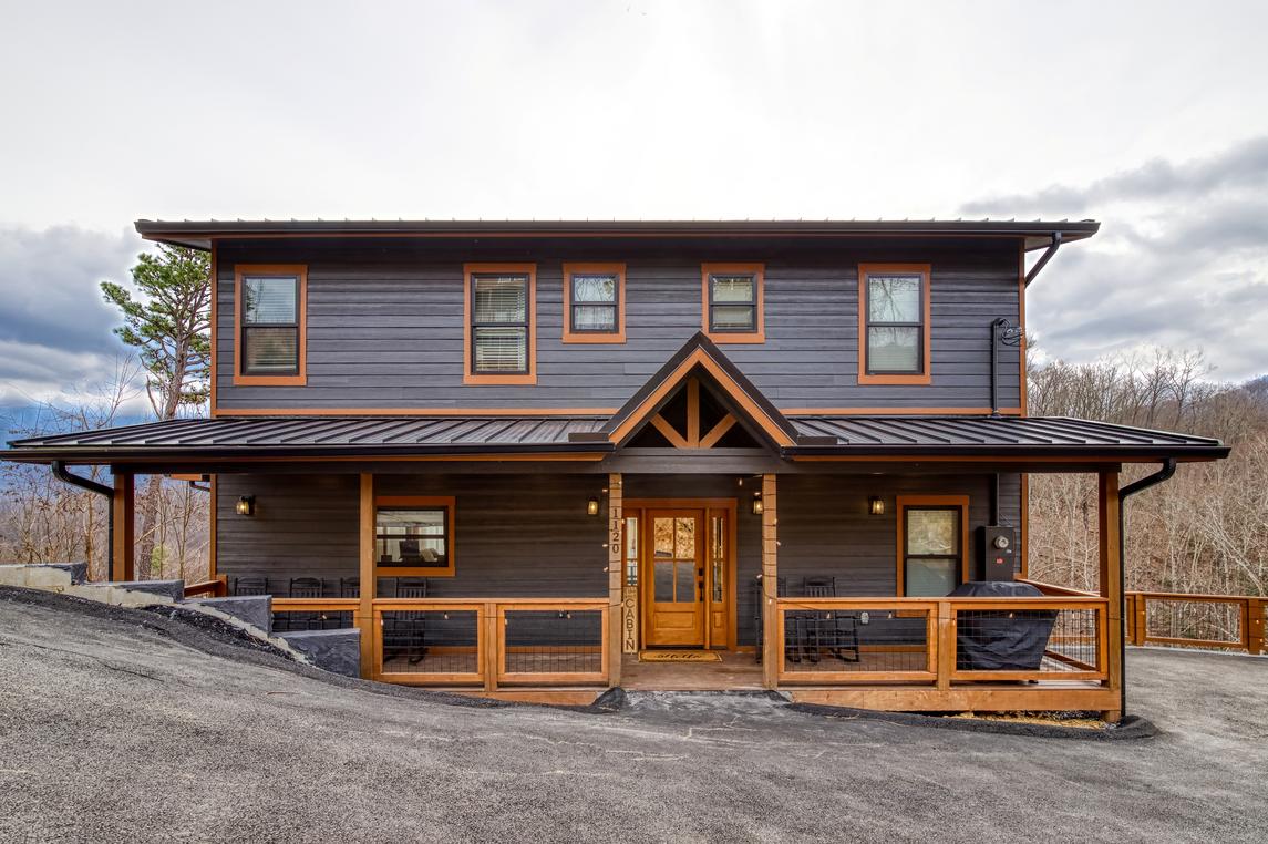 Longview Lodge - New Listing