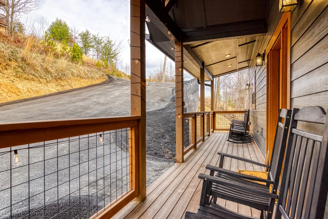 Longview Lodge - New Listing