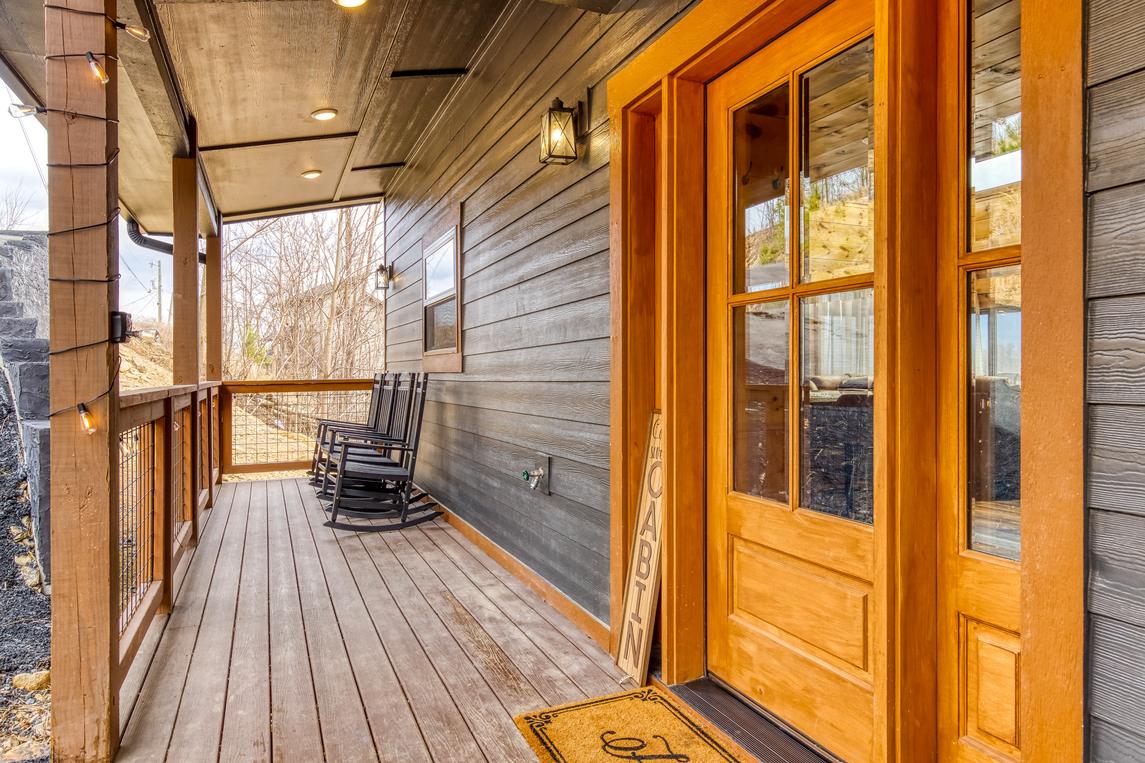 Longview Lodge - New Listing