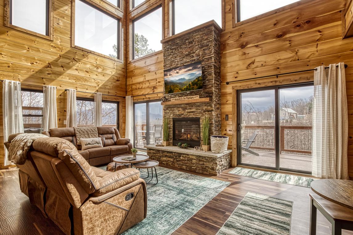 Longview Lodge - New Listing