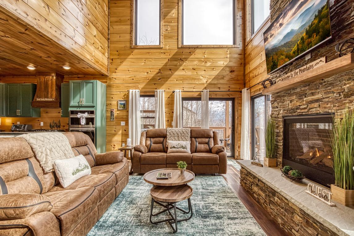 Longview Lodge - New Listing