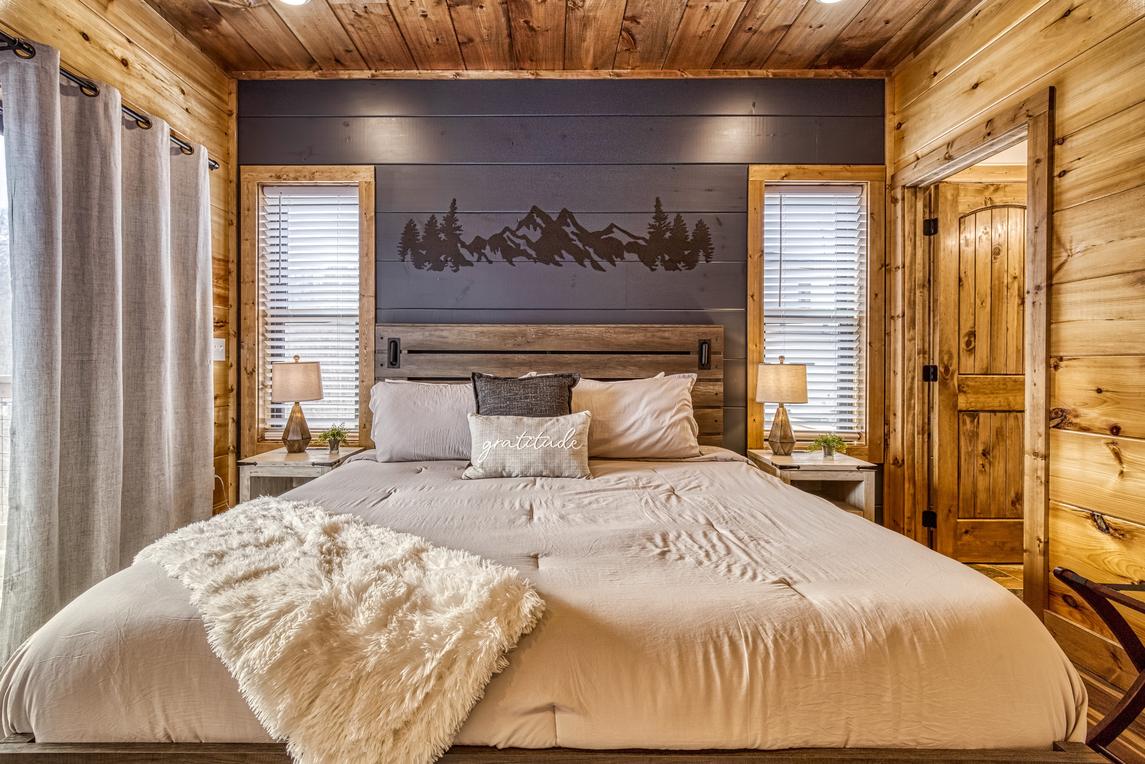 Longview Lodge - New Listing