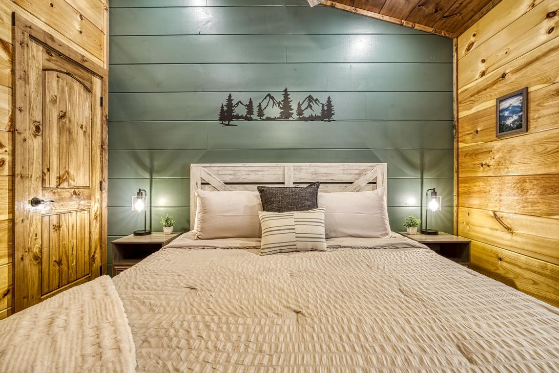 Longview Lodge - New Listing