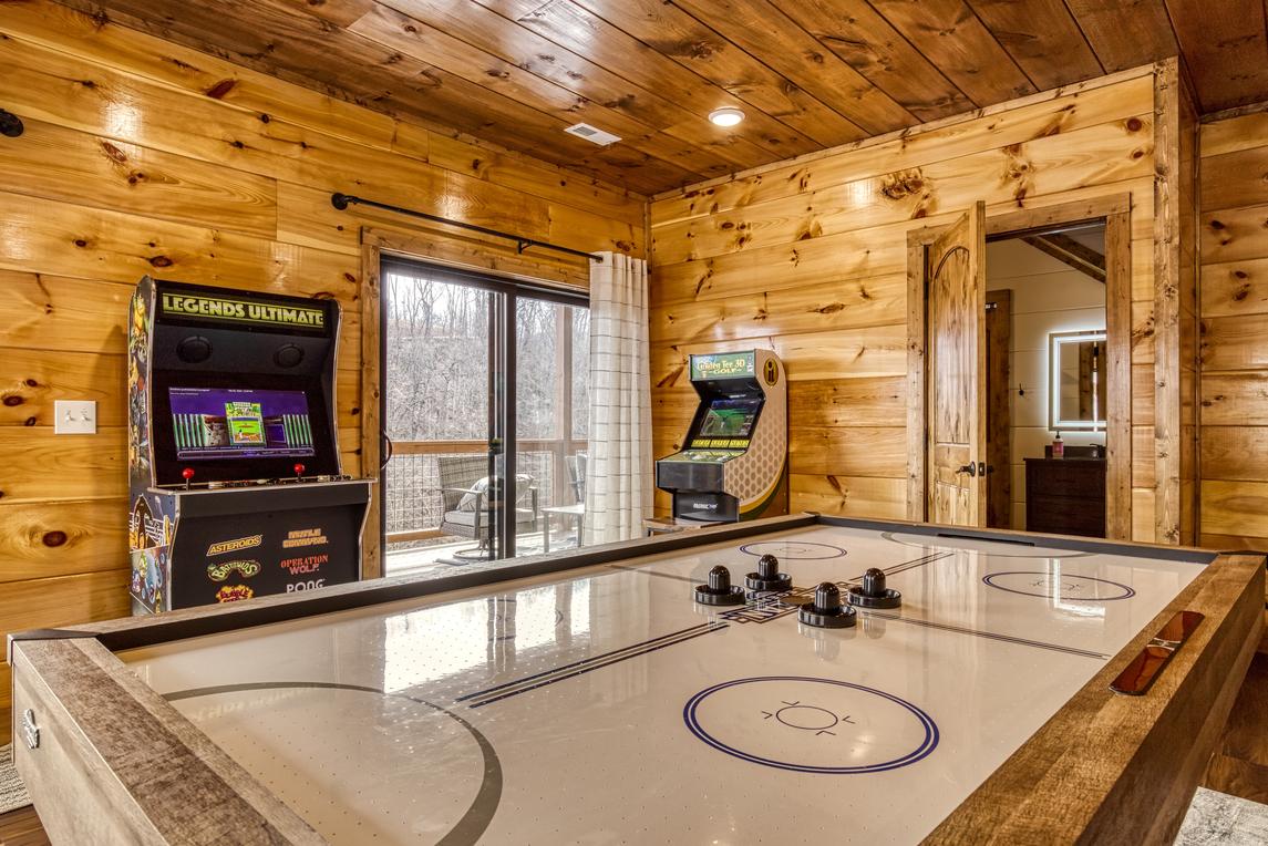 Longview Lodge - New Listing