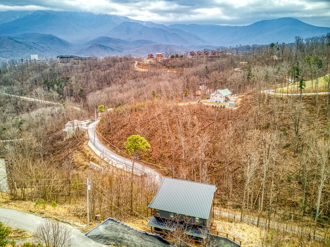 Longview Lodge - New Listing