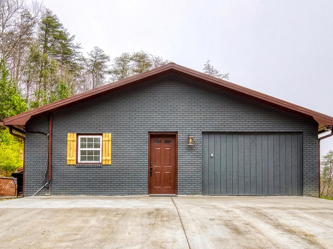 Peaceful Cabin - New Listing