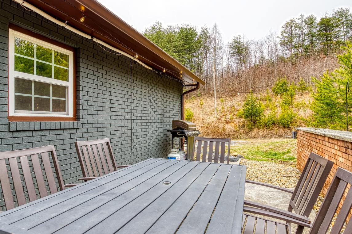 Peaceful Cabin - New Listing