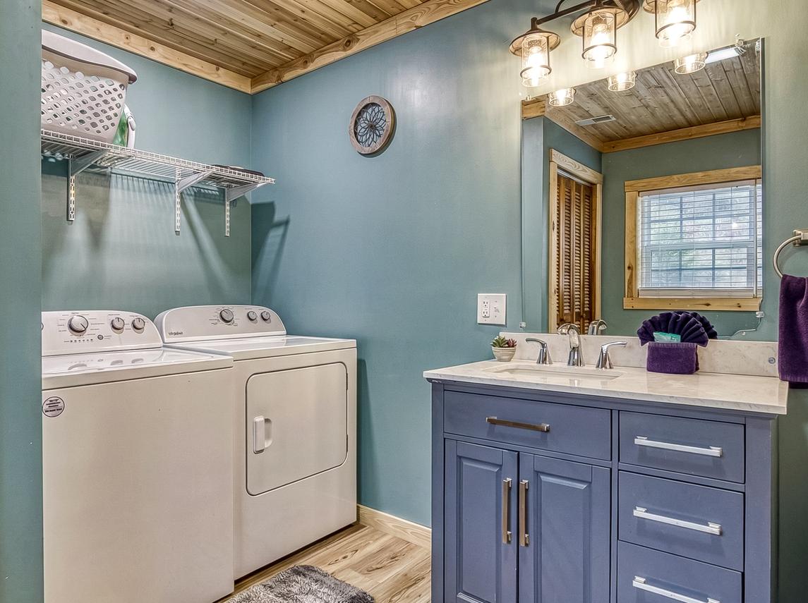 Peaceful Cabin - New Listing