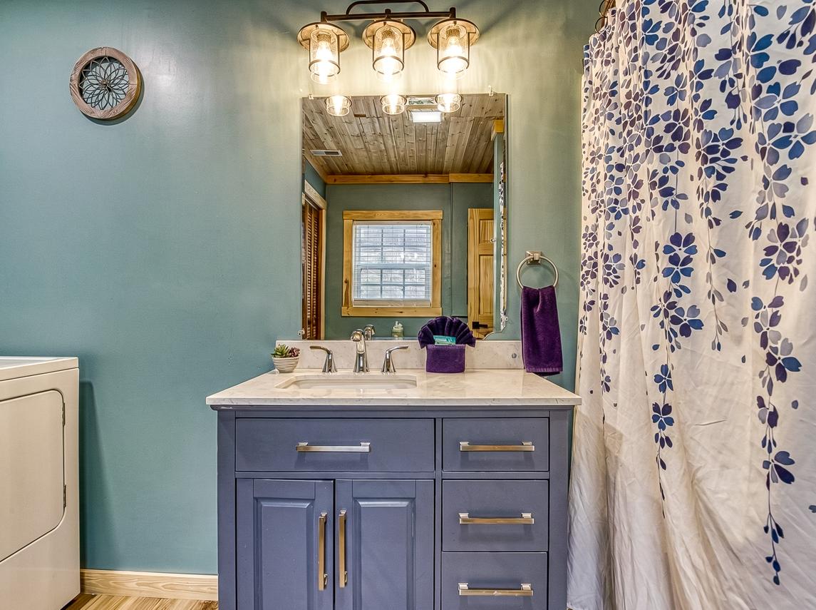 Peaceful Cabin - New Listing