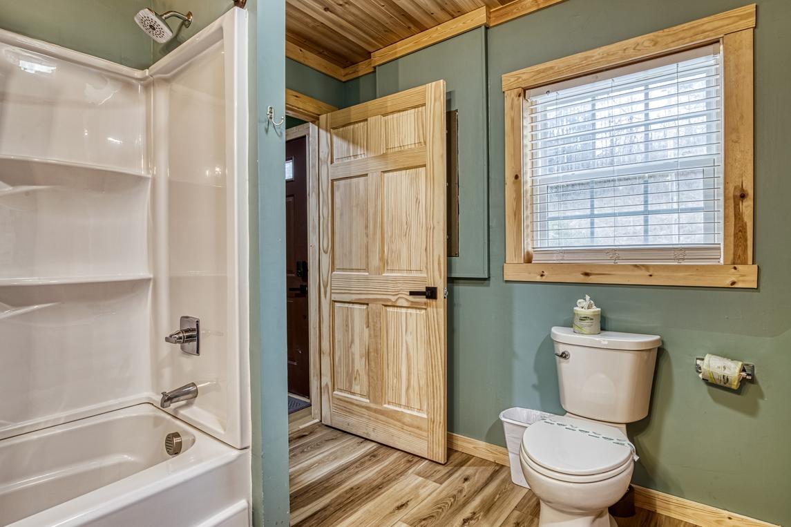 Peaceful Cabin - New Listing