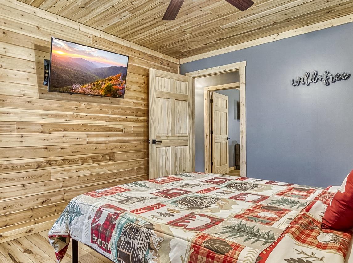 Peaceful Cabin - New Listing