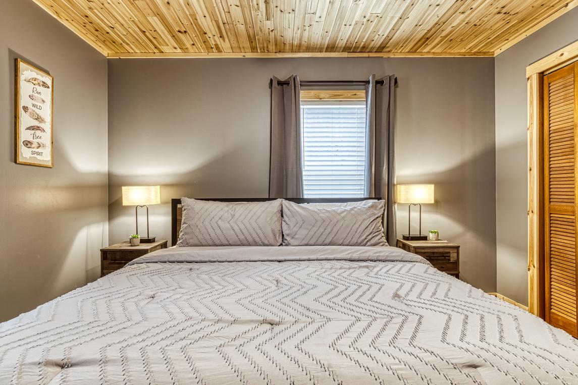 Peaceful Cabin - New Listing