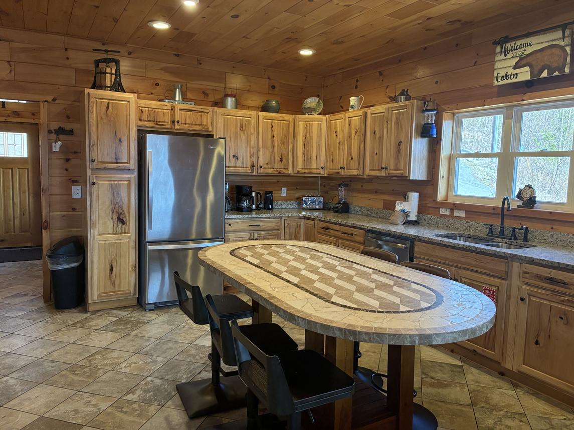 Beartastic Mountain View Lodge - New