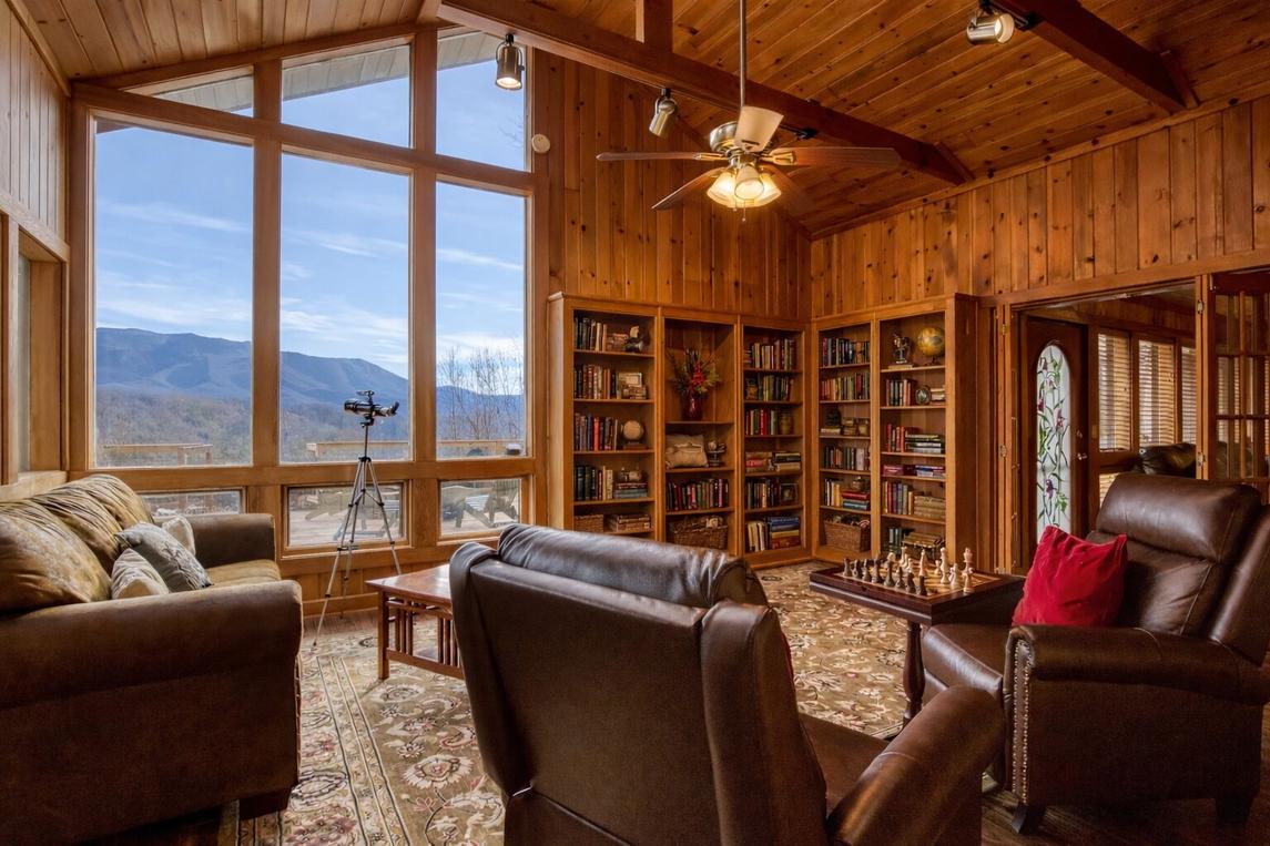 Mountain Vista - New Listing