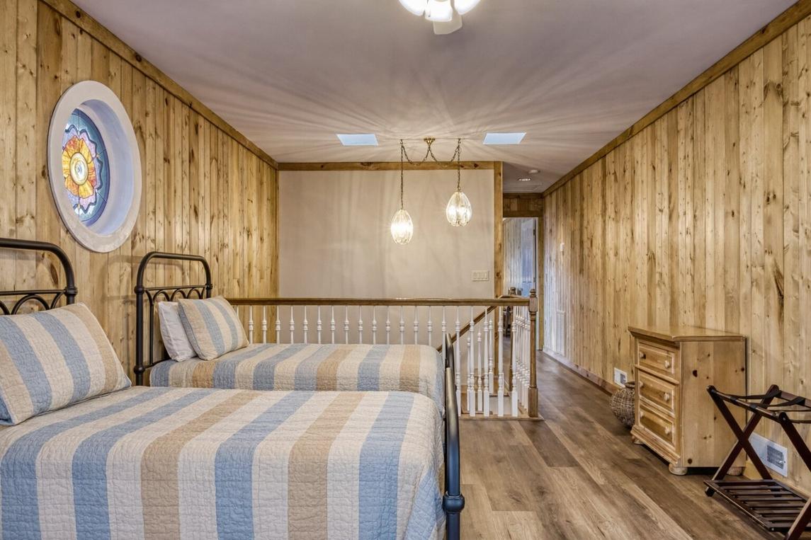 Mountain Vista - New Listing