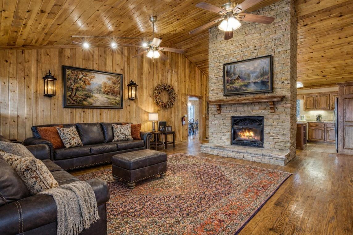 Mountain Vista - New Listing