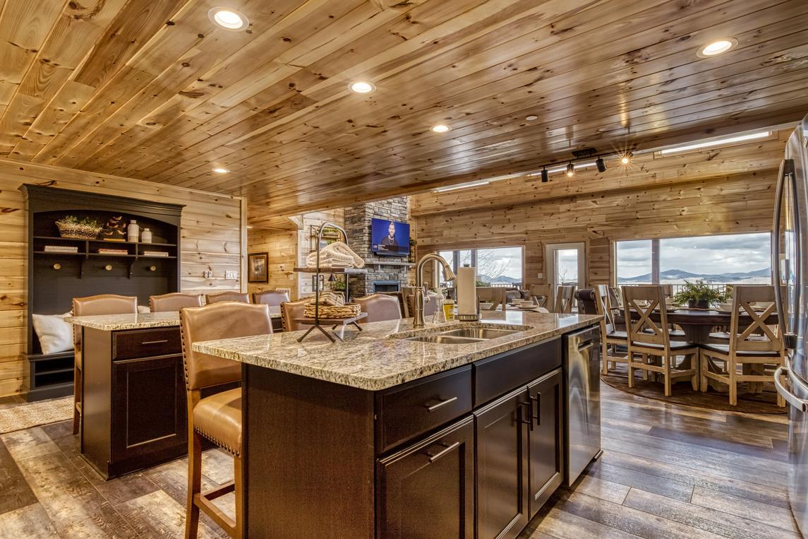 Gritz Carlton Lodge - Kitchen