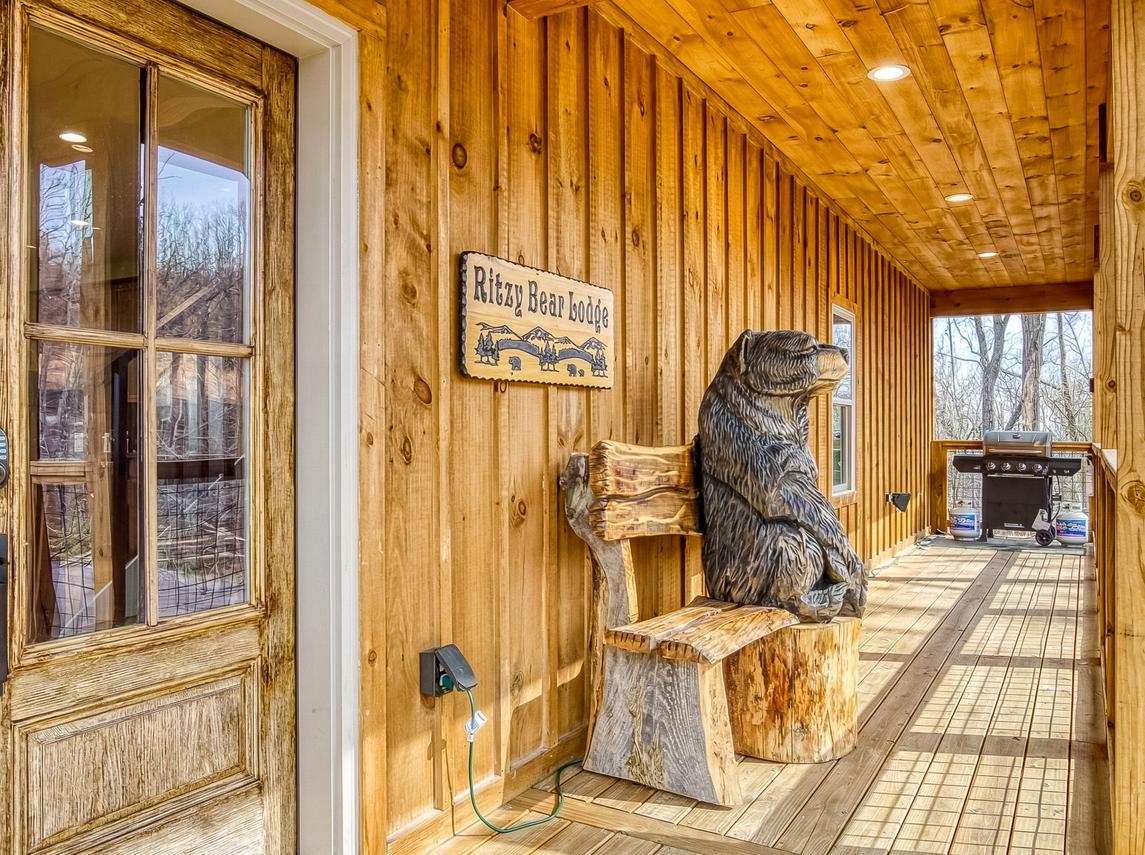 Ritzy Bear Lodge