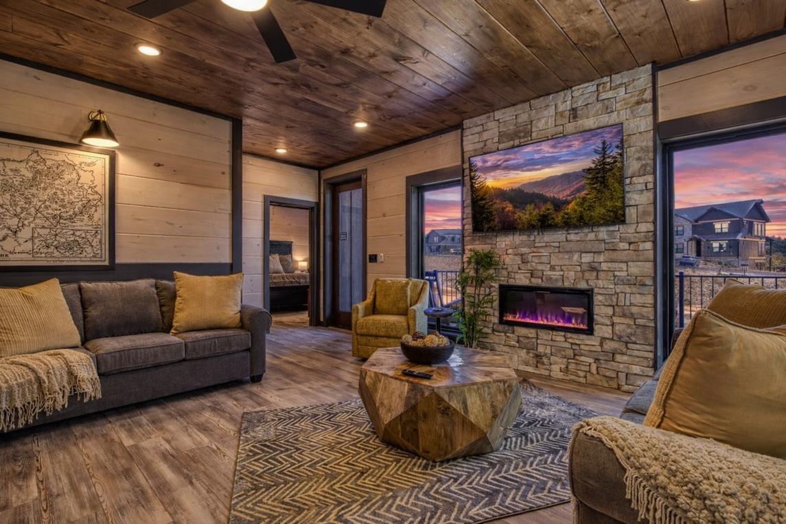 A Smoky Mountain Splash interior 3