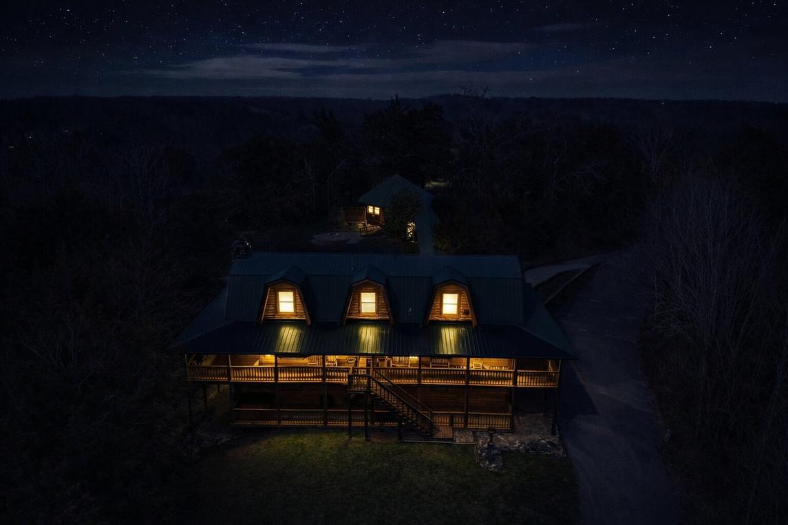 Smoky Bear Lodge with Guest House